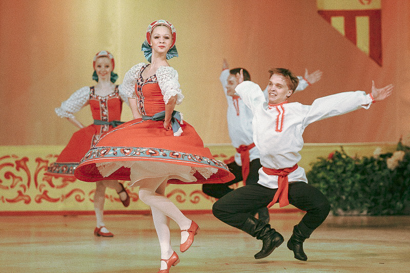 Tarian Tradisional Rakyat Rusia2