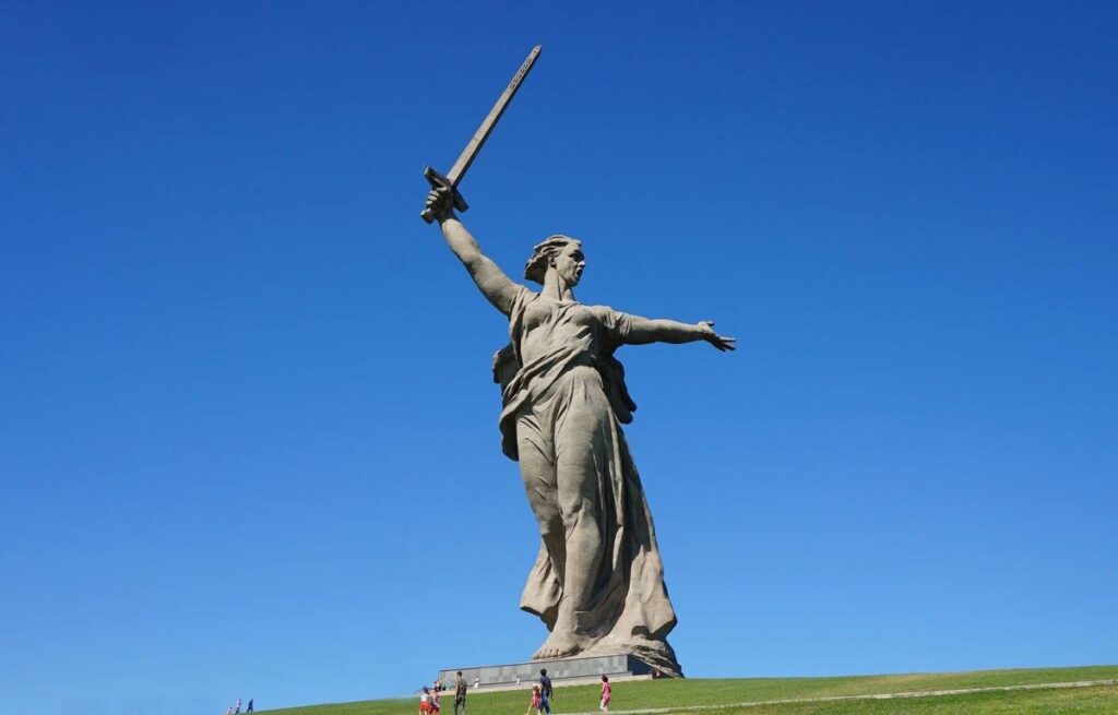 6 Monumen Perang Ini Wajib Kamu Kunjungi Saat Traveling ke Rusia